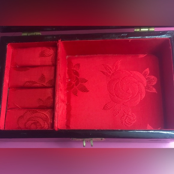 Brown Lacquer with Gold Latch and Mother of Pearl Shadow Box Top Red Inside - Picture 5 of 12